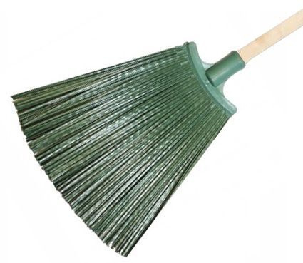 Метла синтетическая плоская Гном с черенком
