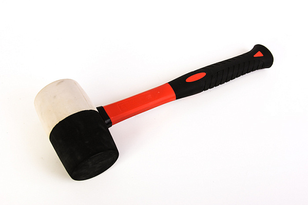 Киянка резиновая 0,68кг черно-белая фибергласс. рукоятка (11172)