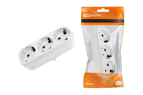 Разветвитель 3гн с/з 2П+З плоский белый 16А 250В TDM (ТДМ) SQ1806-0033 (тройник)