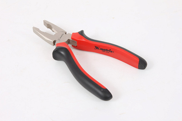 Плоскогубцы 180мм никелированные, ручки двух. компонентные Матрикс Никель (MATRIX NICKEL) (16904)