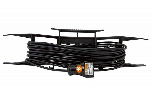 Удлинитель шнур 40м на рамке ТДМ (TDM) У-11003 ПВС б/з 1гнездо 1300Вт Народный (1307-0304)