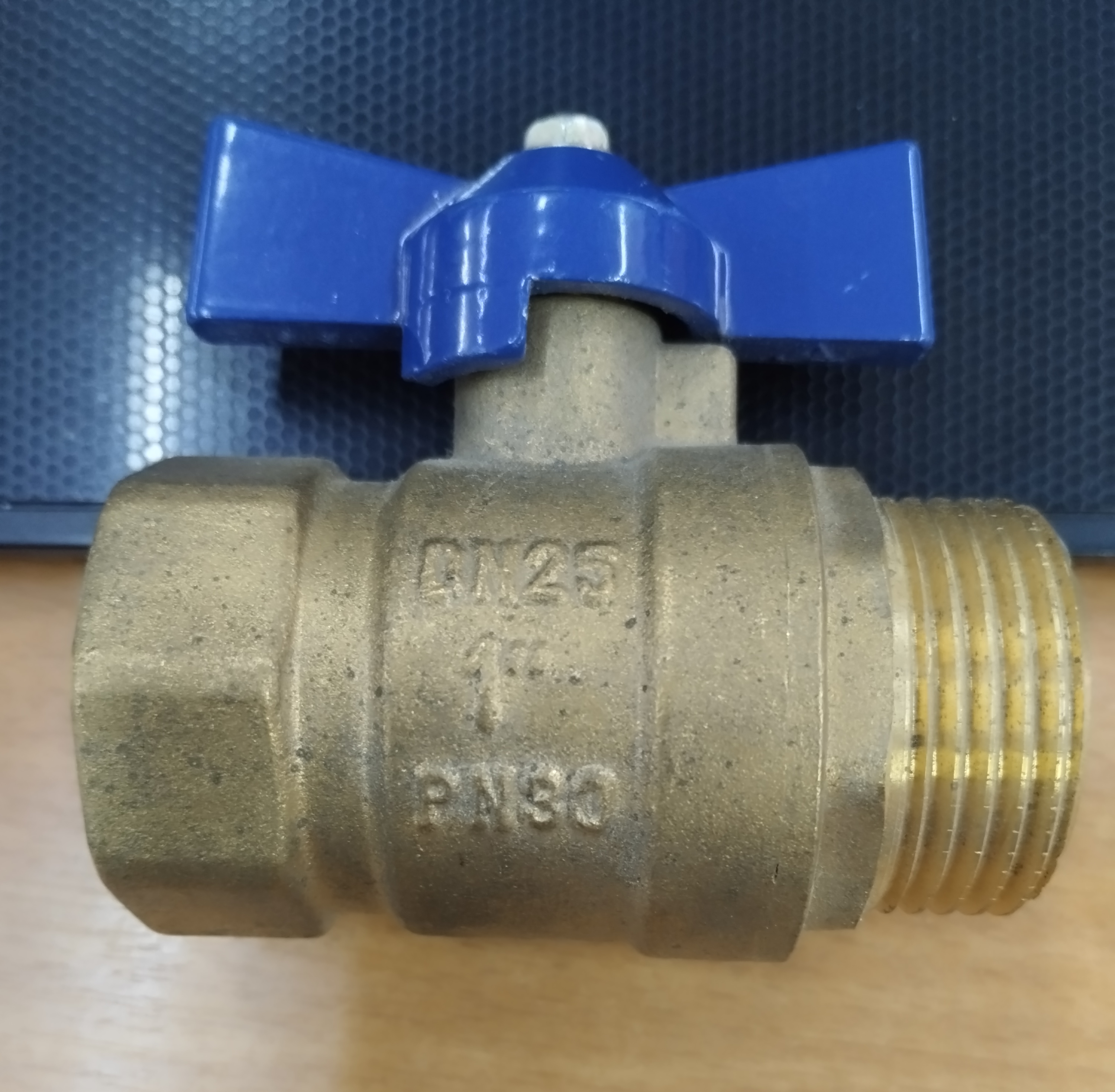 Кран шаровой для воды 1" ВР-НР бабочка с накидной гайкой STM SWAFW001